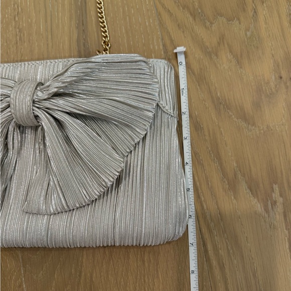 Lulus Champagne Metallic Pleated Clutch Purse Shoulder Bag Bridal Wedding Formal - Picture 15 of 16